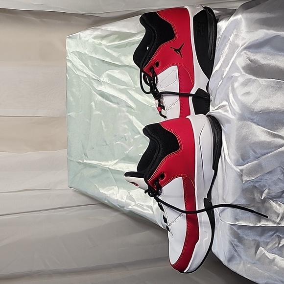 Big Girls Air Jordan Size 6 1/2 - Picture 3 of 9